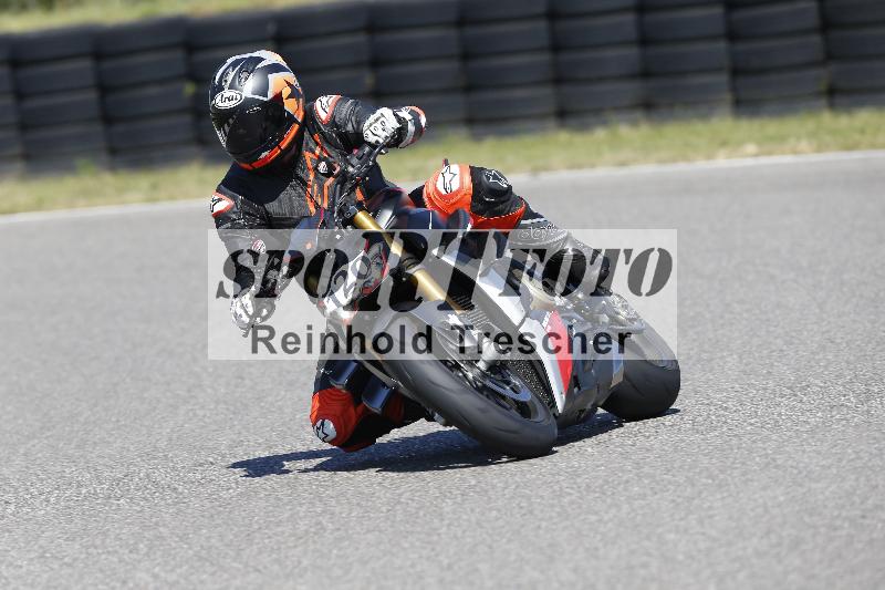 Archiv-2025/48 25.08.2025 Cornu Master School ADR/rot-rouge/120